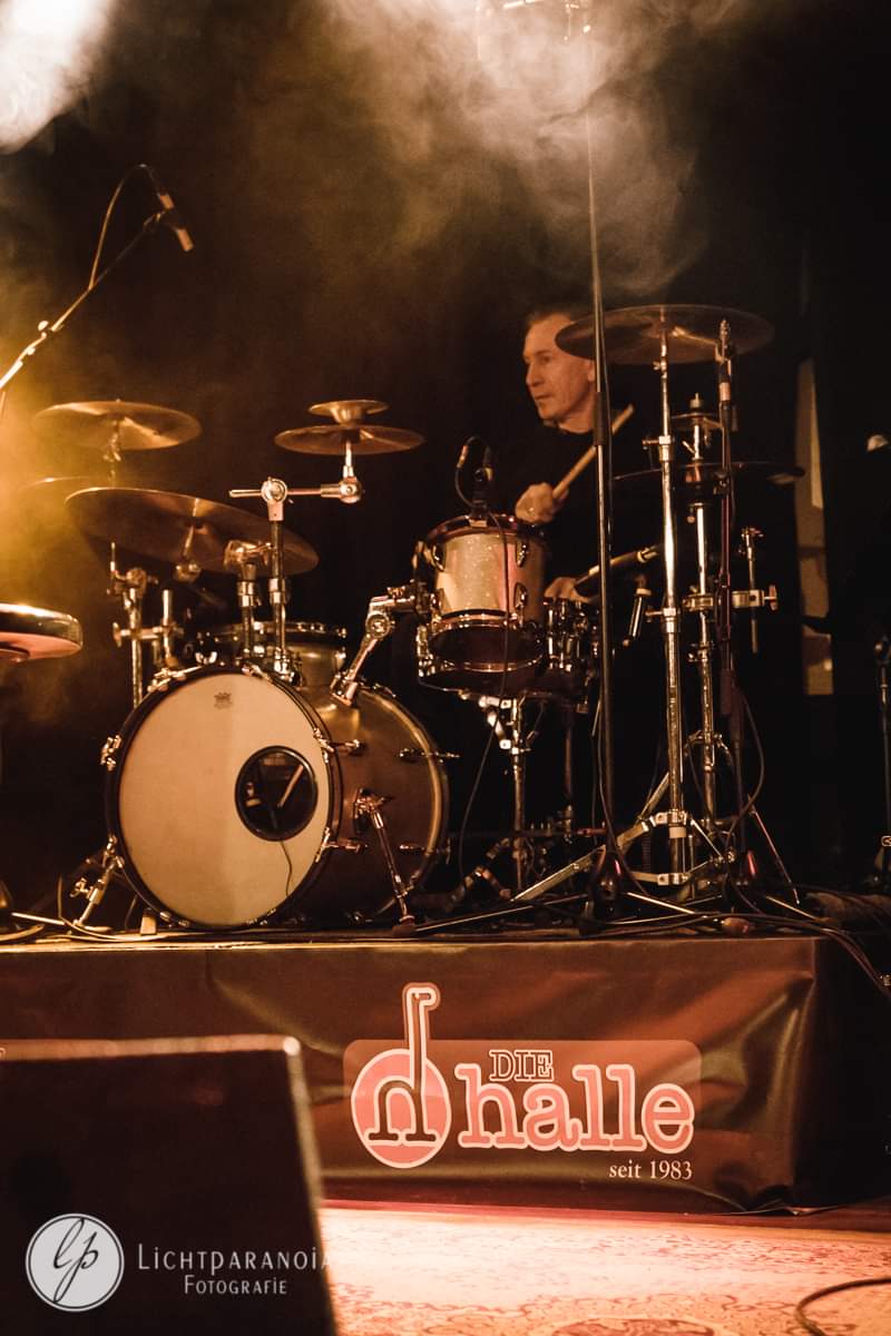 Hardy live